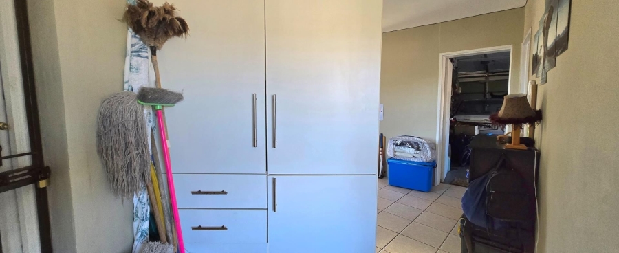 4 Bedroom Property for Sale in Franskraal Western Cape